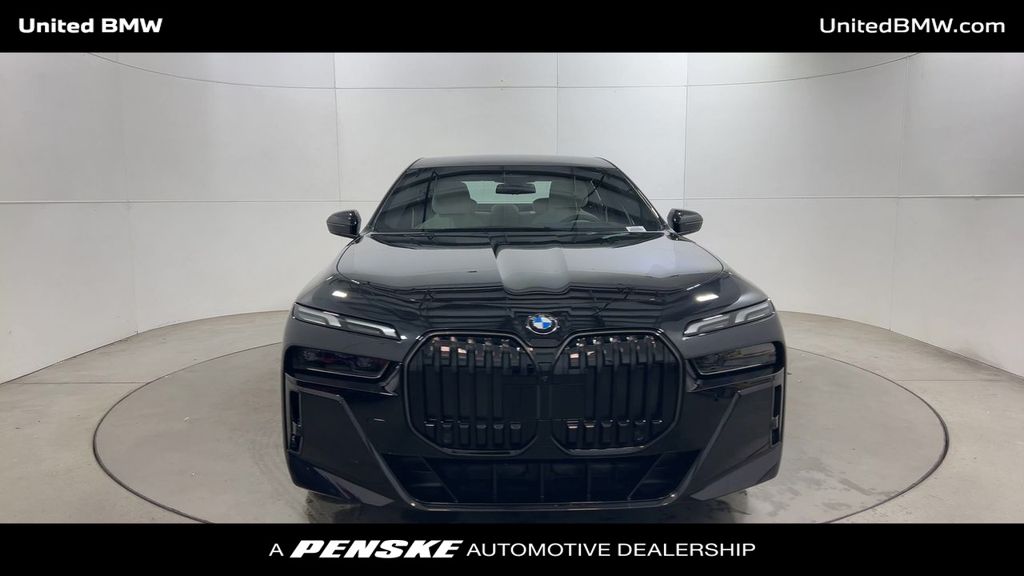 Thumbnail: 2025 BMW 7 Series - 3