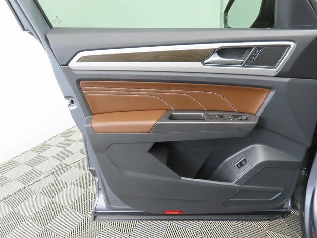 Thumbnail: 2023 Volkswagen Atlas - 24