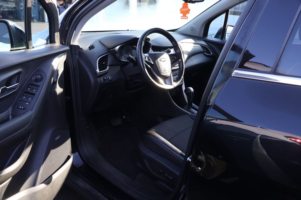 Thumbnail: 2020 Chevrolet Trax - 11