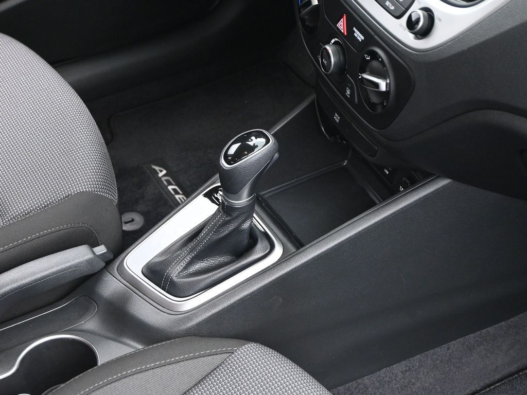2021 Hyundai ACCENT SEL