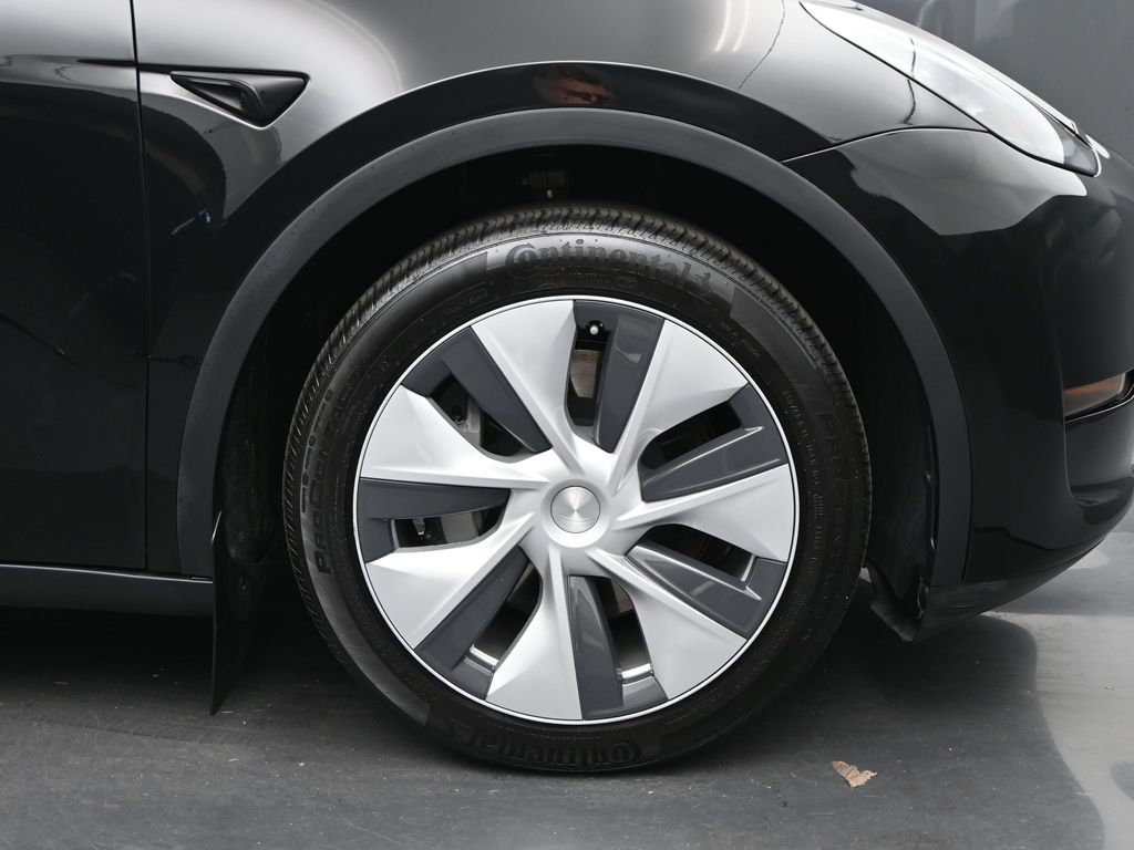 2025 Tesla Model Y Long Range Dual Motor All-Wheel Drive