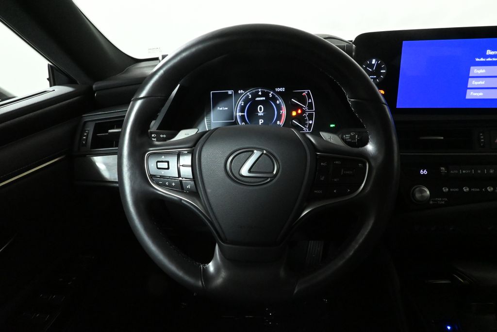Thumbnail: 2023 Lexus ES - 18