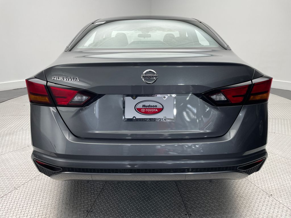 Thumbnail: 2022 Nissan Altima - 6