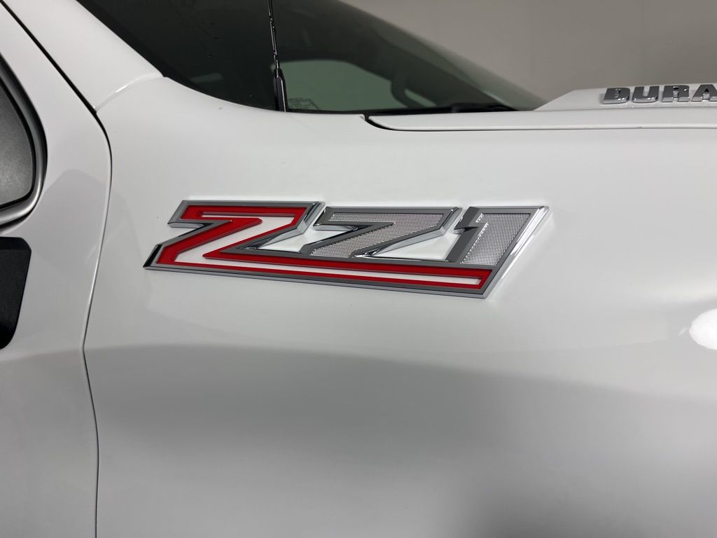 Thumbnail: 2026 Chevrolet Silverado 1500 - 9