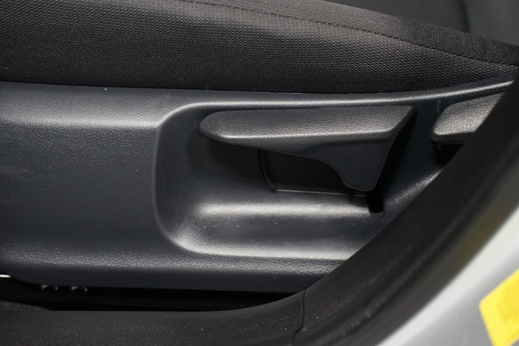 Thumbnail: 2025 Toyota Corolla - 30