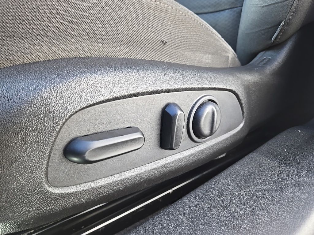 Used 2016 Black Chevrolet LT image 17