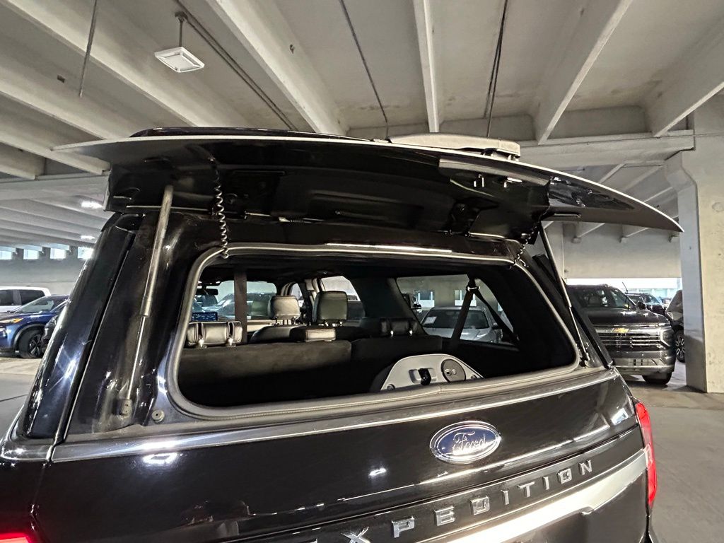 Used 2023 Agate Black Metallic Ford Platinum image 46