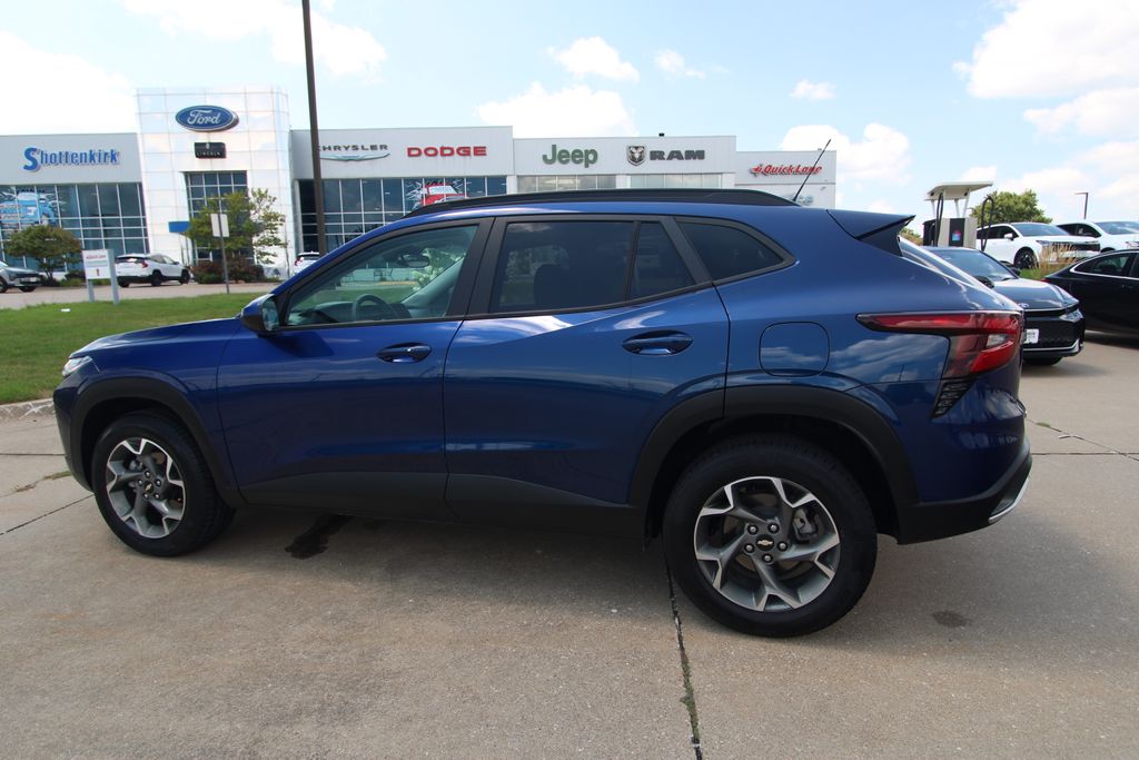 Used 2024 Chevrolet Trax SUV