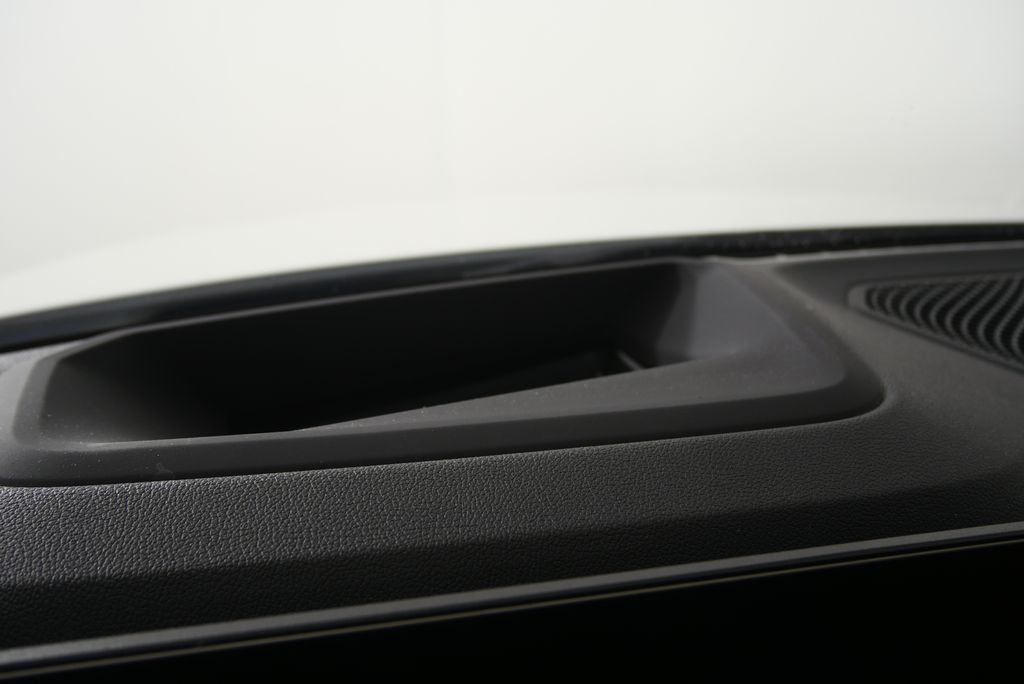 Thumbnail: 2023 BMW i4 - 20
