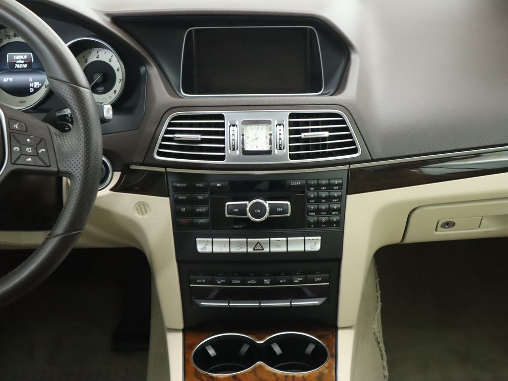 Thumbnail: 2014 Mercedes-Benz E-Class - 14