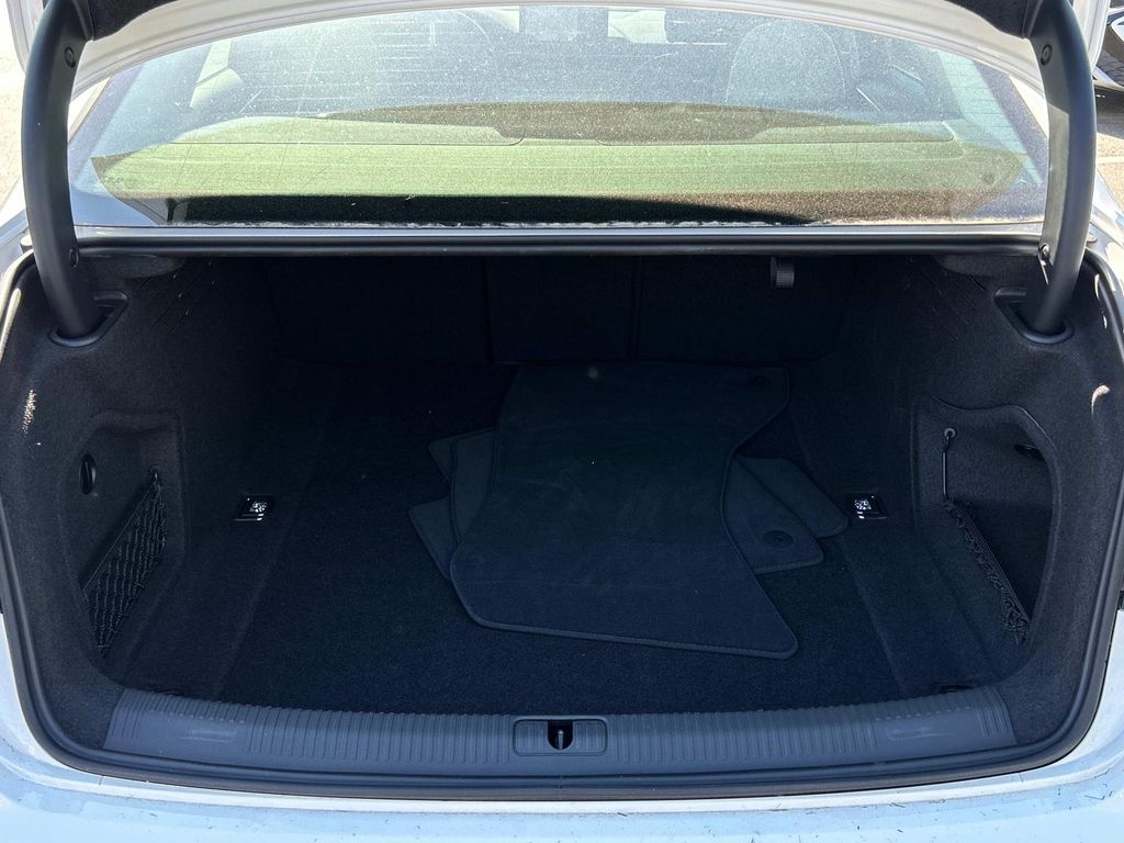 2022 Audi A4 40 Premium Plus photo