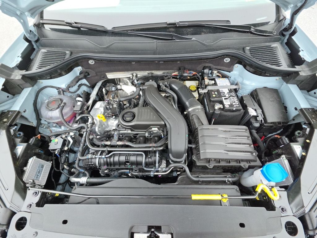 2026 Volkswagen Taos 1.5T SE Black Gray at Sutliff Volkswagen