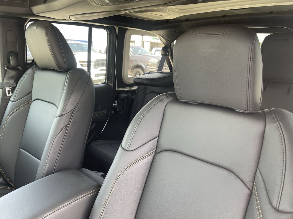 2025 Jeep Wrangler Sahara - 10