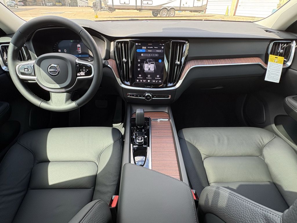 New 2026 Crystal White Volvo B5 Plus image 27