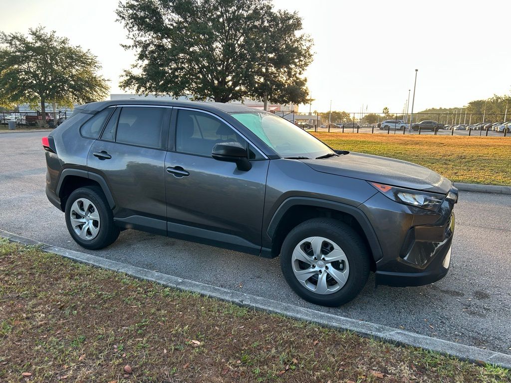 2022 Toyota RAV4 LE 7