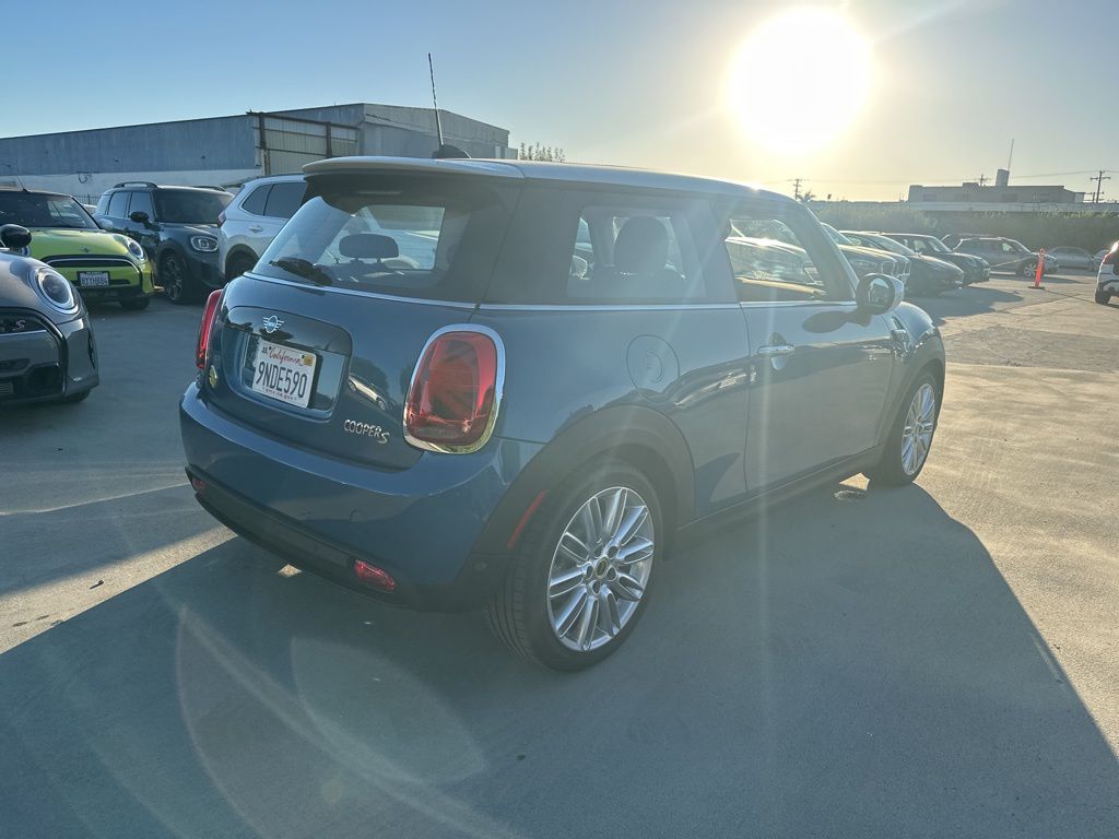 2024 MINI Cooper SE Electric Signature 3