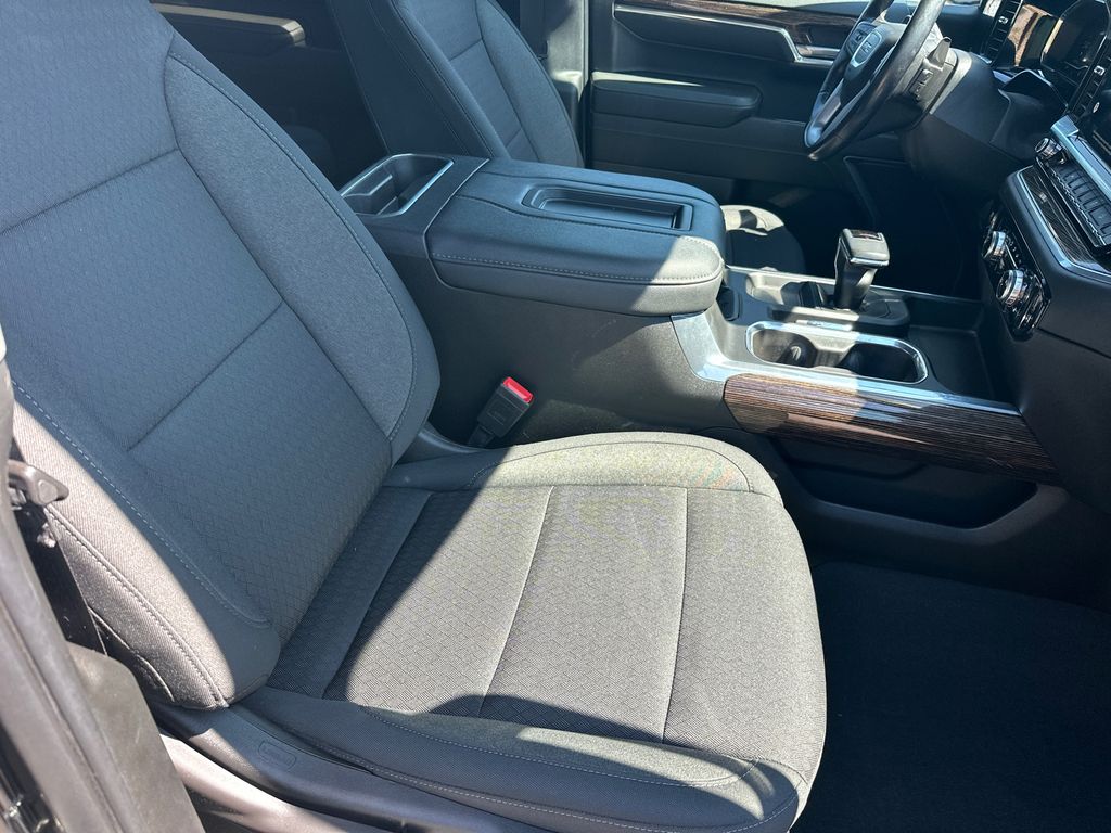 Used 2022 Onyx Black GMC Elevation image 13