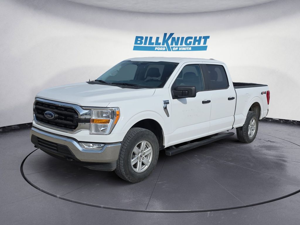 Oxford White 2022 Ford F-150 XLT SuperCrew 4WD Pickup Truck Four-Wheel Drive Automatic
