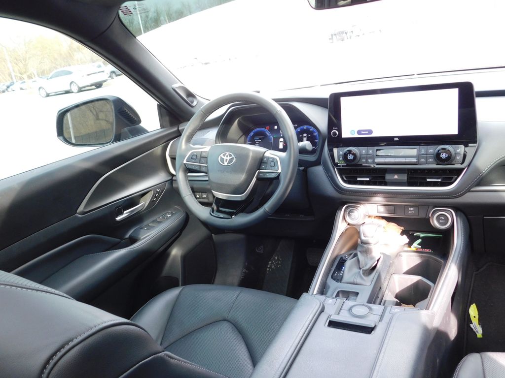 Thumbnail: 2025 Toyota Grand Highlander - 7