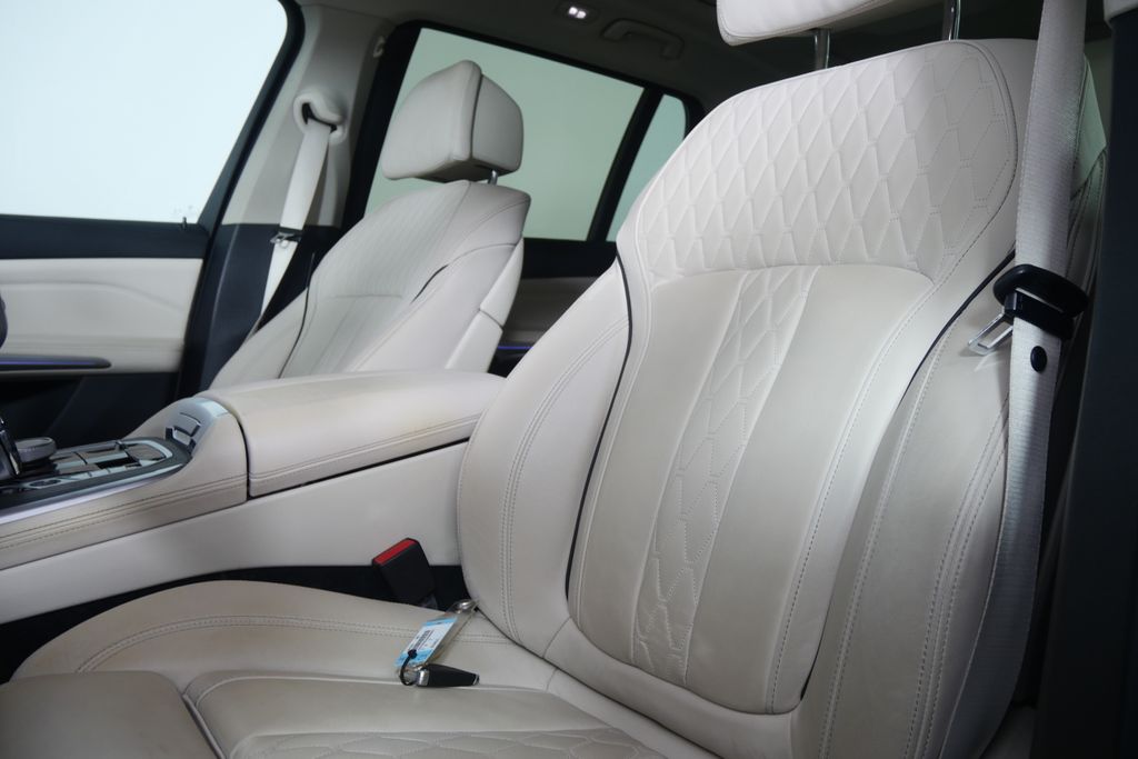 Thumbnail: 2022 BMW X7 - 11