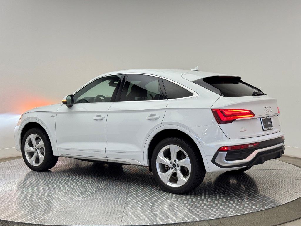 Thumbnail: 2025 Audi Q5 - 8