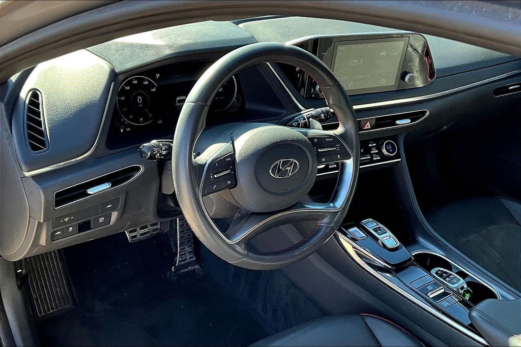 Certified Used 2020 Silver Hyundai SEL Plus image 16