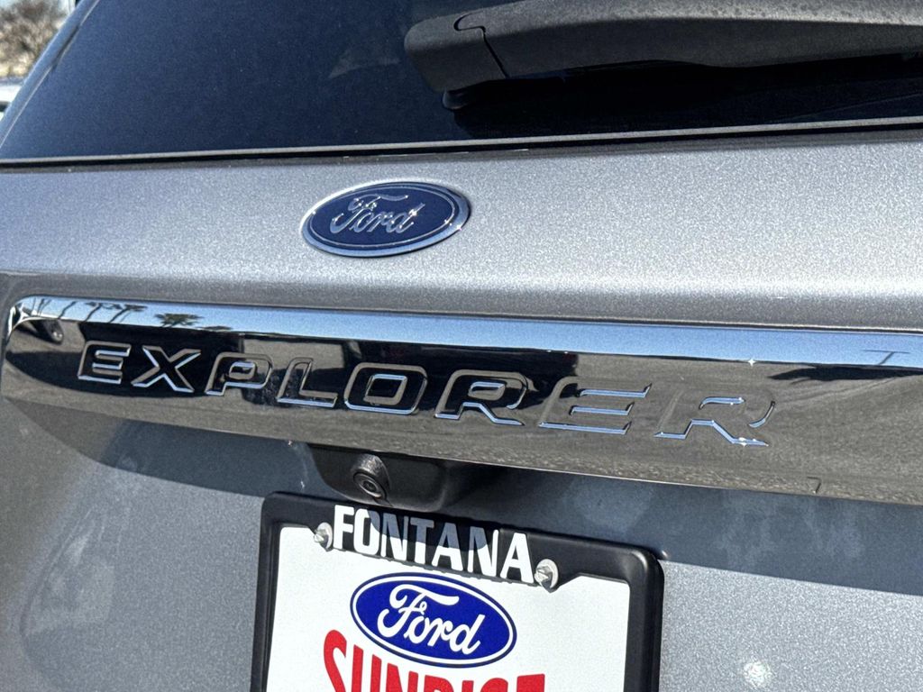 Used 2023 Ford Explorer XLT 4D Sport Utility