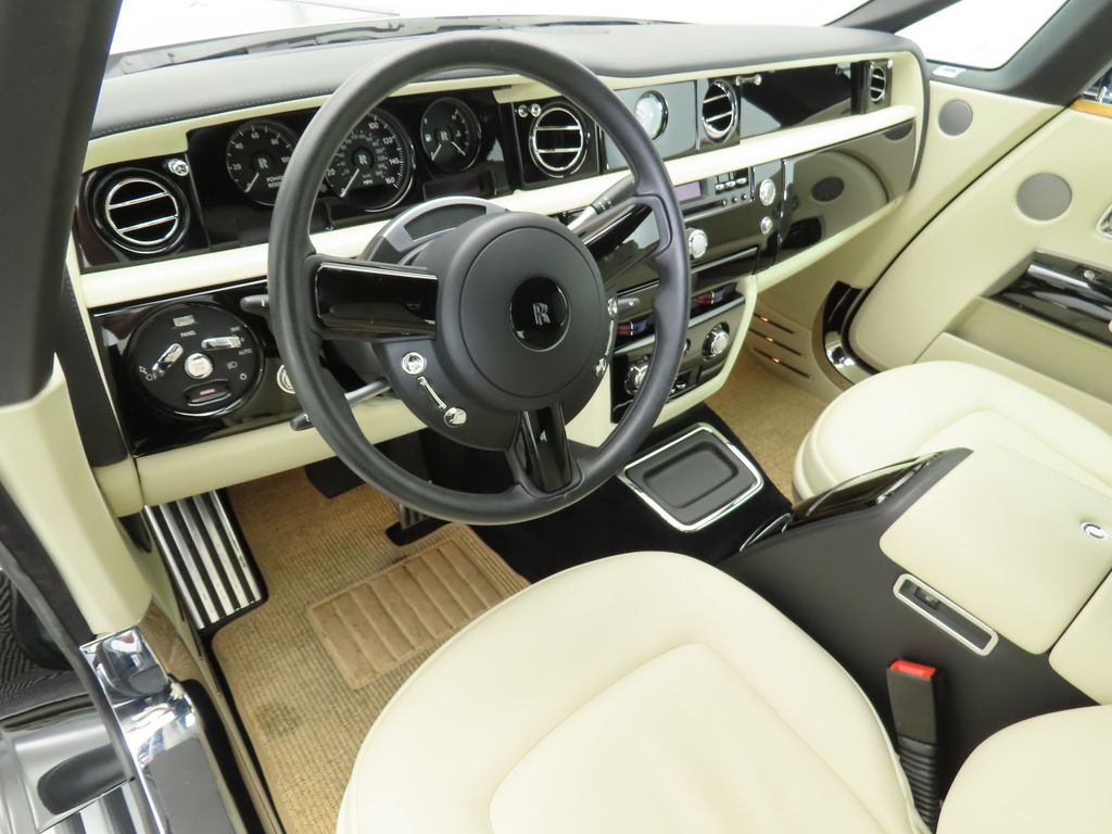 Thumbnail: 2012 Rolls-Royce Phantom - 17