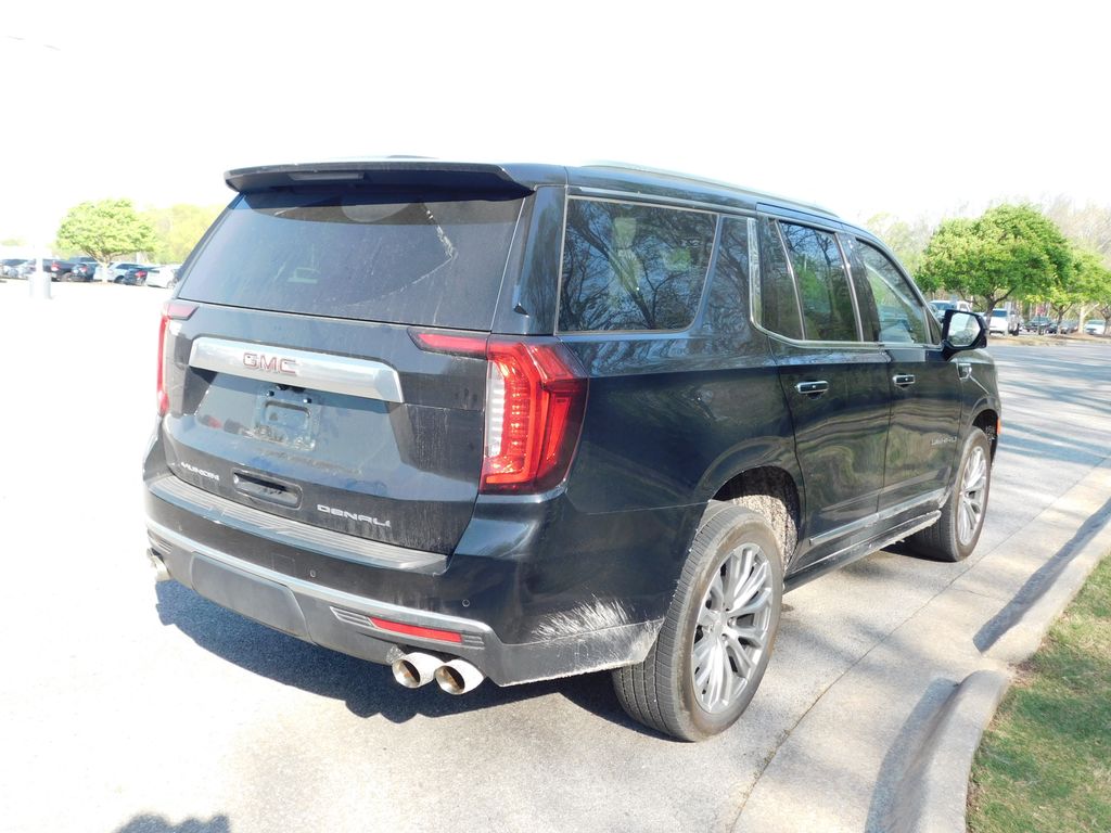2022 GMC Yukon Denali 10