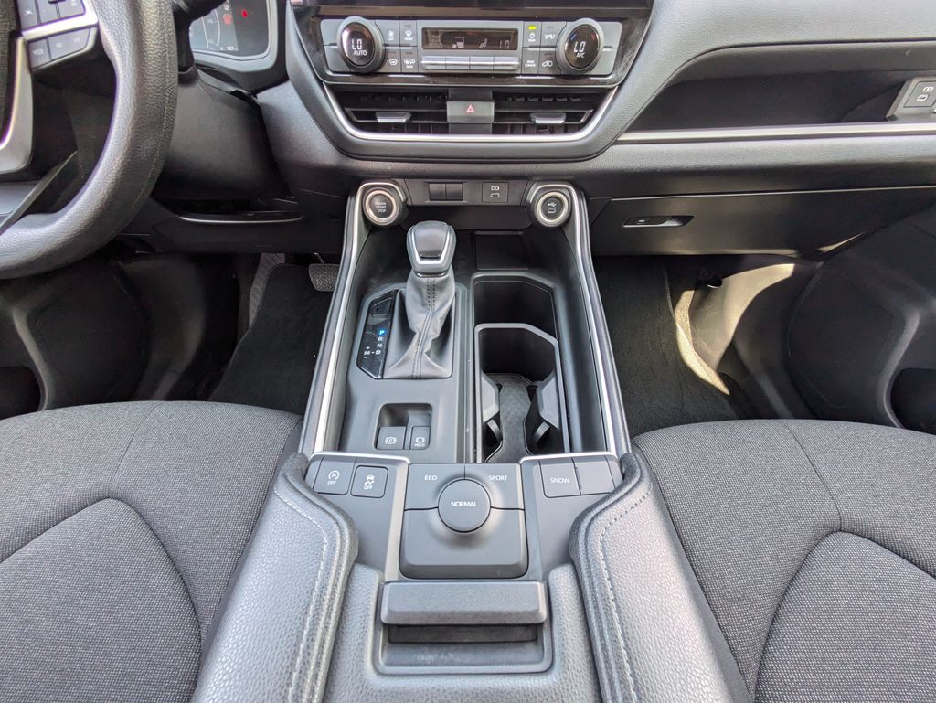 2025 Toyota Grand Highlander LE