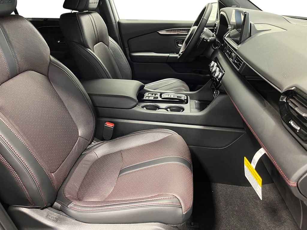 2025 Honda Pilot Black Edition photo
