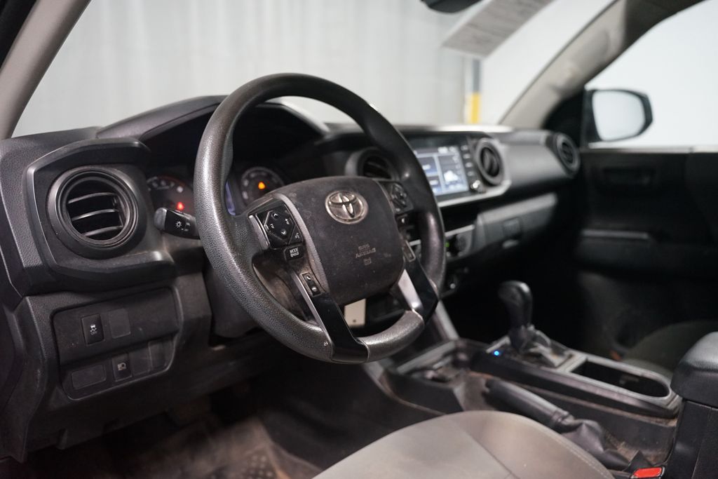 Thumbnail: 2021 Toyota Tacoma - 6