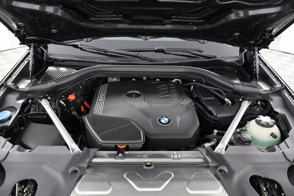 Thumbnail: 2025 BMW X4 - 9