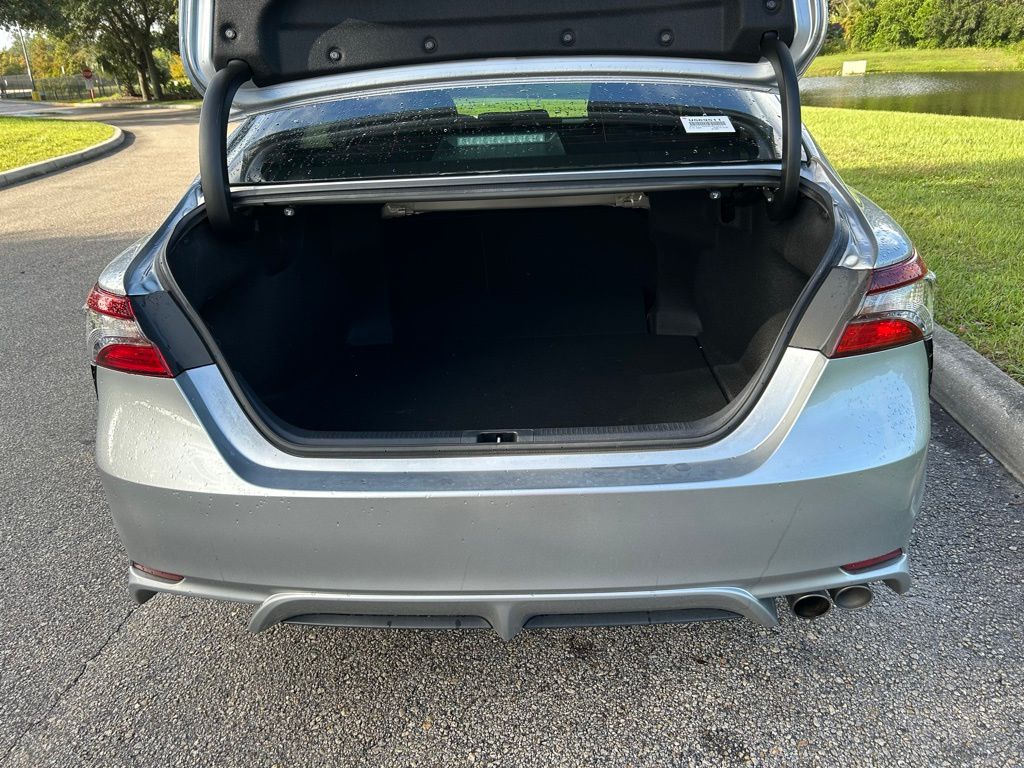 Thumbnail: 2021 Toyota Camry - 10