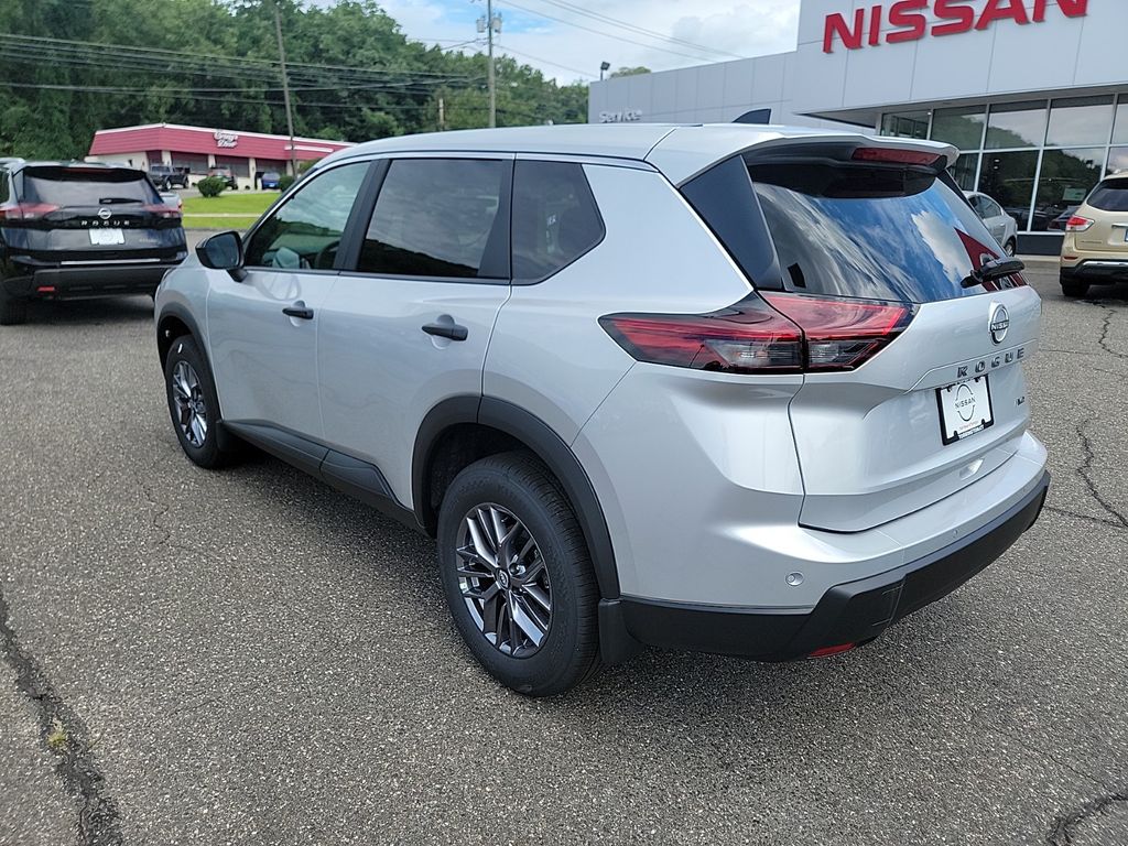 2024 Nissan Rogue S 3