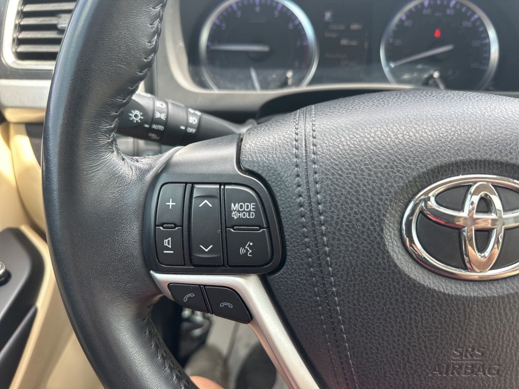 2019 Predawn Gray Mica Toyota Highlander XLE FWD SUV