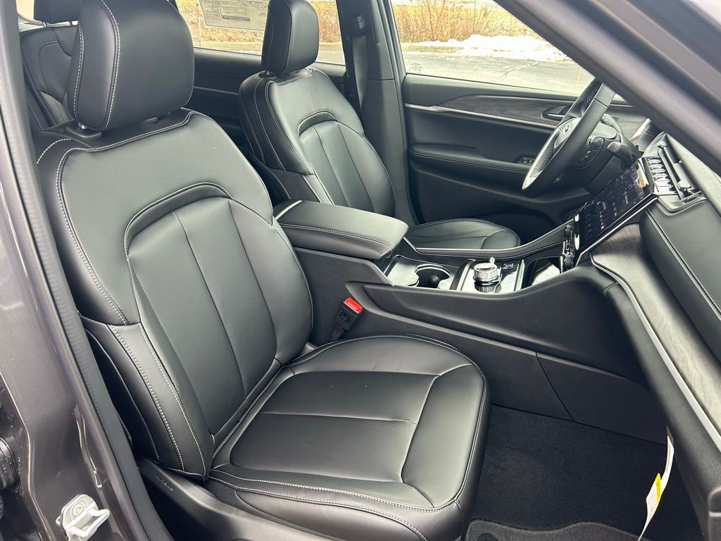 new 2025 Jeep Grand Cherokee L car, priced at $48,220