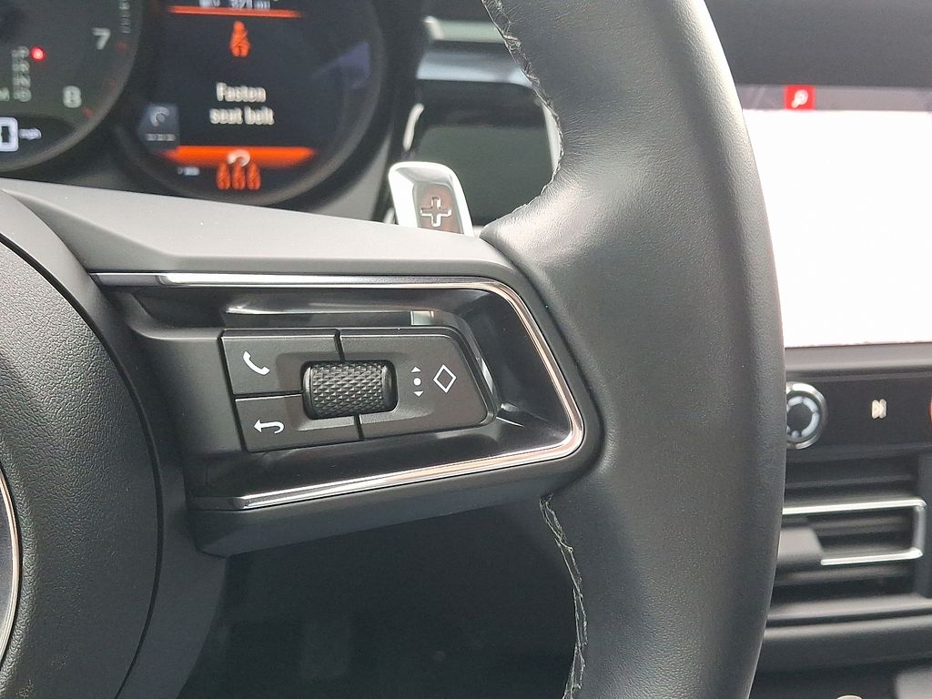 Thumbnail: 2024 Porsche Macan - 24