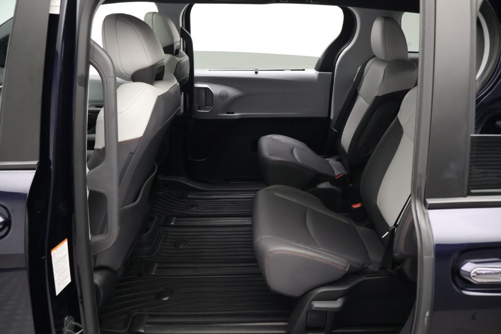 Thumbnail: 2024 Toyota Sienna - 19