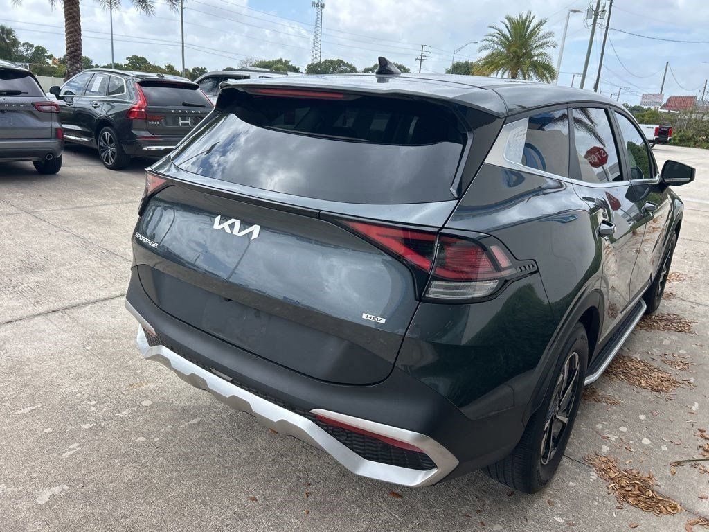 View vehicle photo 7