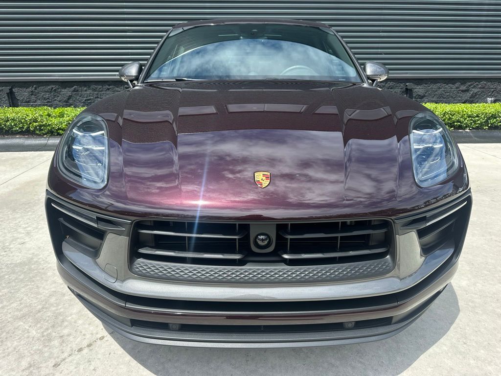 Thumbnail: 2026 Porsche Macan - 8