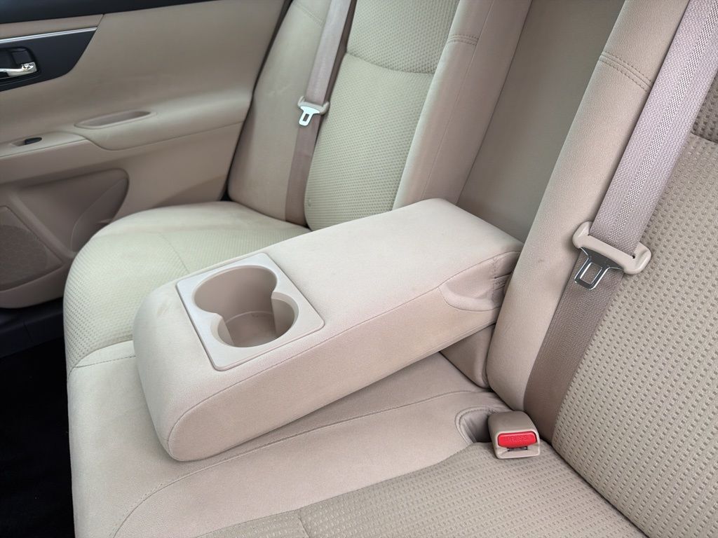 Thumbnail: 2015 Nissan Altima - 31