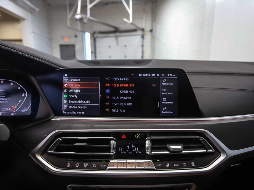 Thumbnail: 2022 BMW X7 - 16