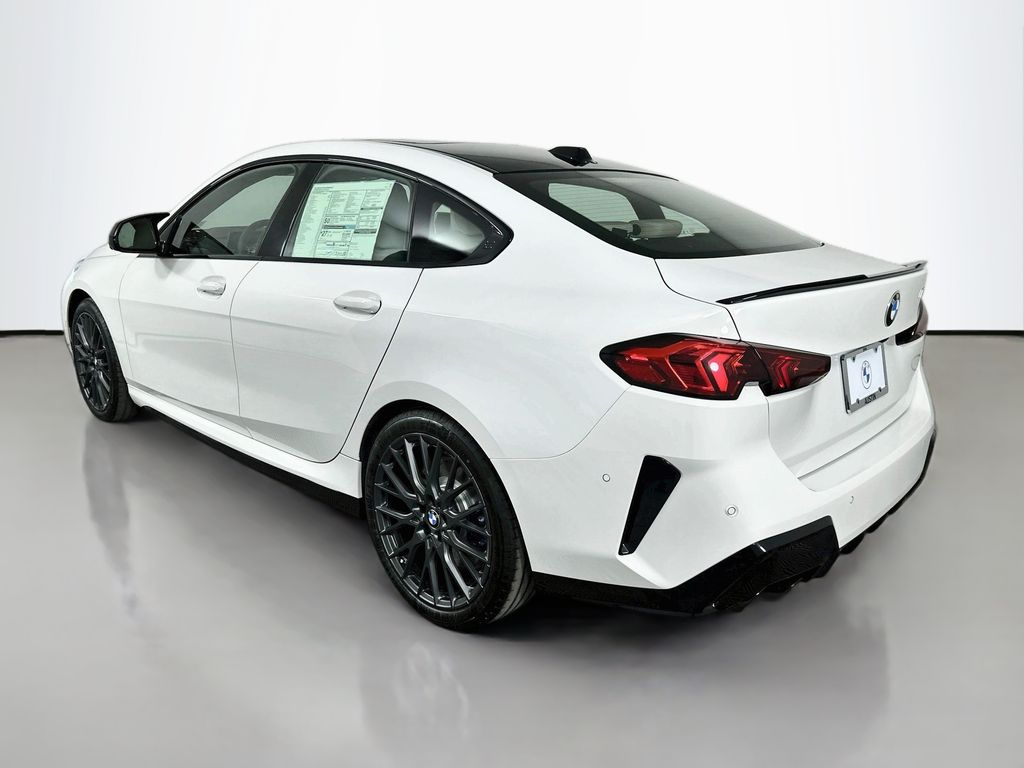 Thumbnail: 2026 BMW 2 Series - 7