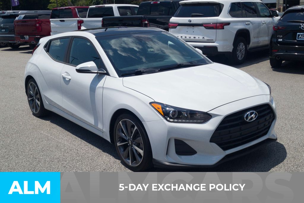 Used 2019 White Hyundai 2.0 Premium image 3