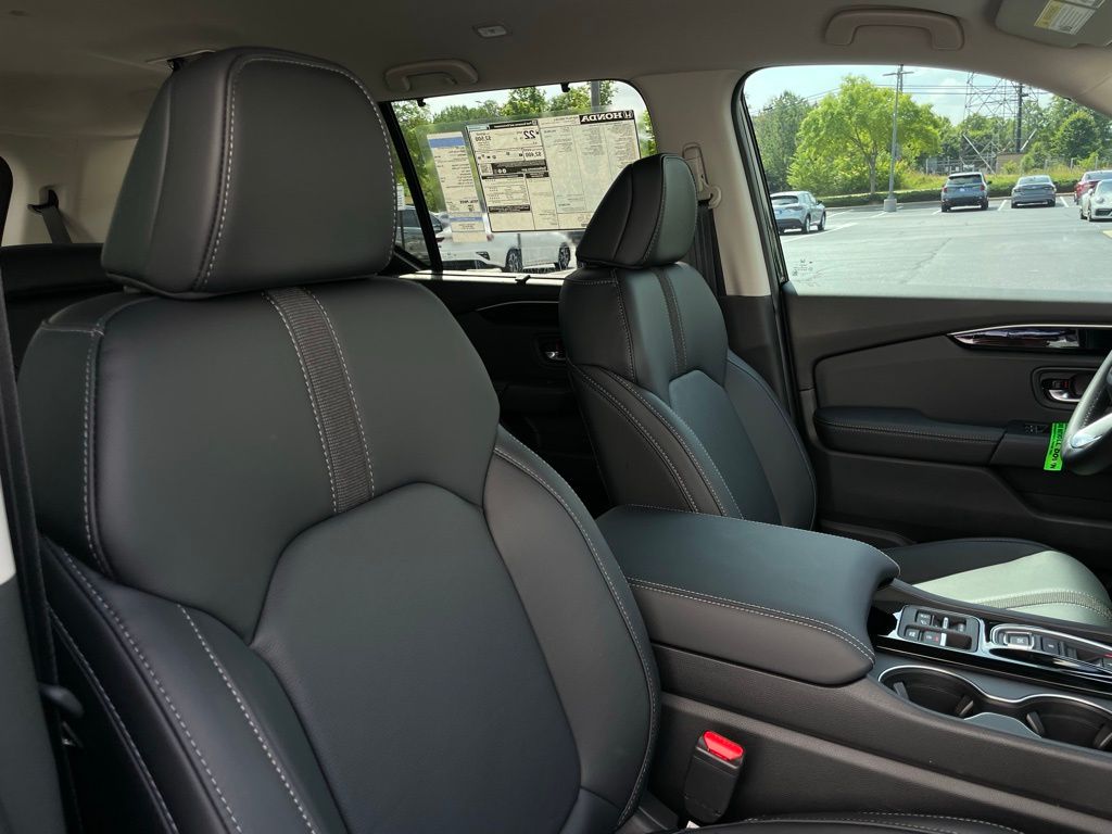 2025 Honda Pilot EX-L 31