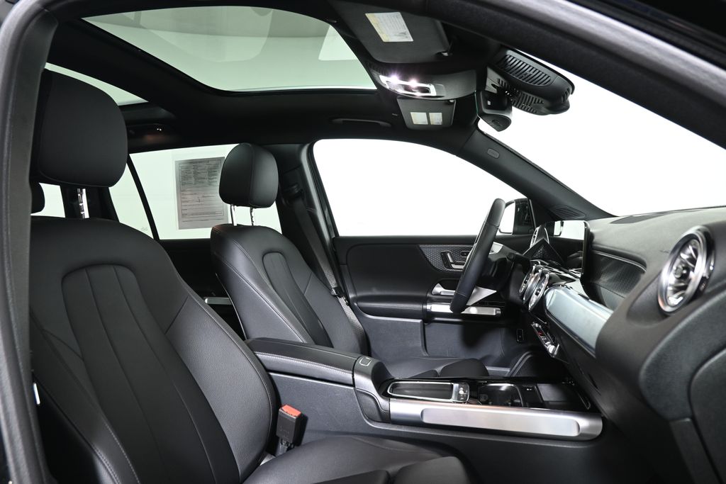 Thumbnail: 2025 Mercedes-Benz GLB - 27