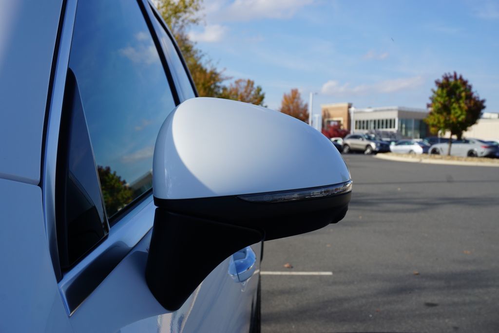 Thumbnail: 2026 Mercedes-Benz GLC - 12