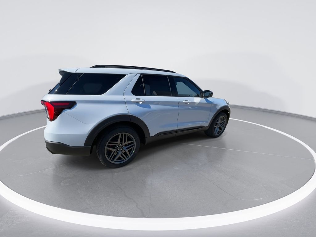 New 2026 Space White Metallic Ford ST-Line image 8