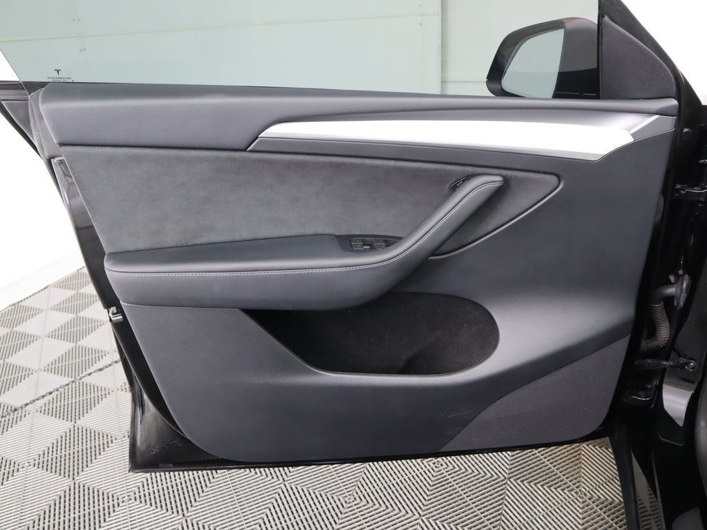 Thumbnail: 2023 Tesla Model Y - 25